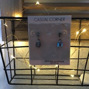 Casual Corner Crystal Earrings//so cute